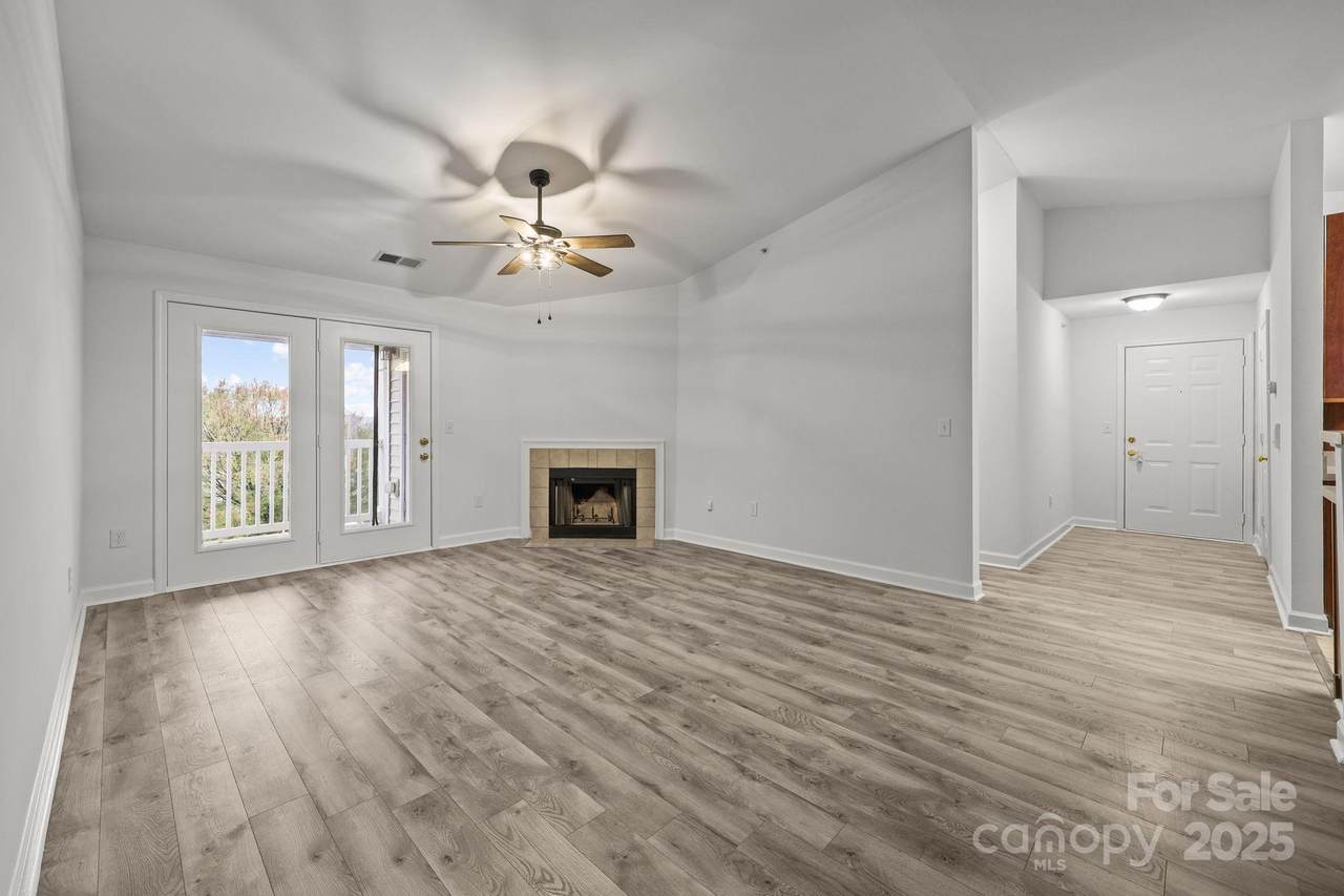 9950 Hyde Glen Court - Photo 1