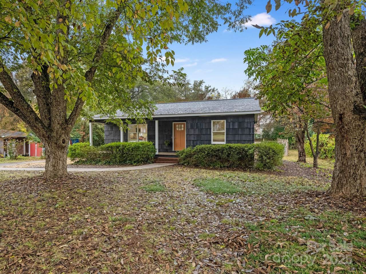 80 Pounds Avenue - Photo 1