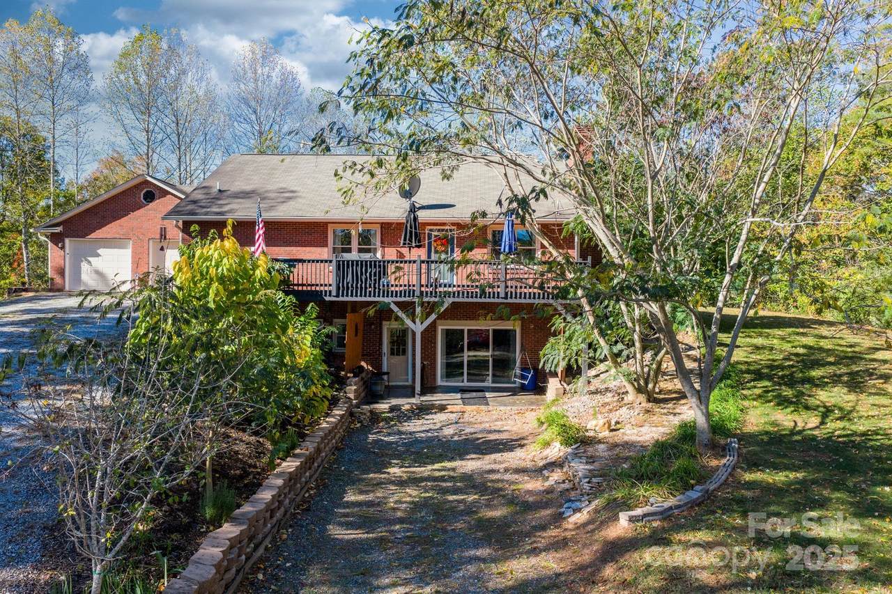 4441 Snyders Way - Photo 1