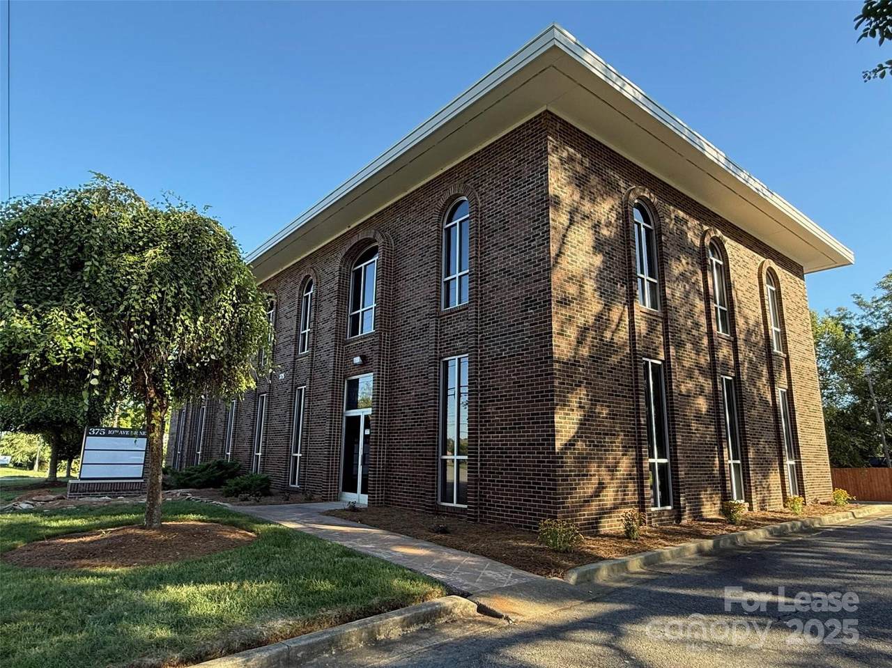 375 10th Avenue Drive - Photo 1