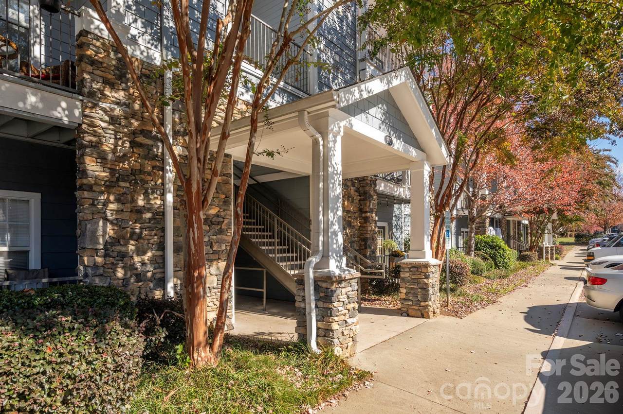 600 Vista Lake Drive - Photo 1