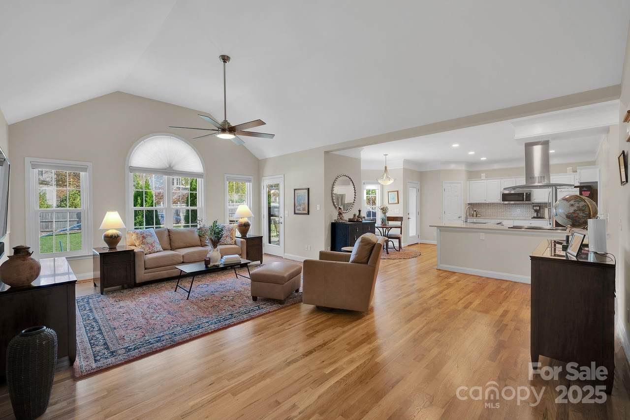 507 Georgetown Drive - Photo 1