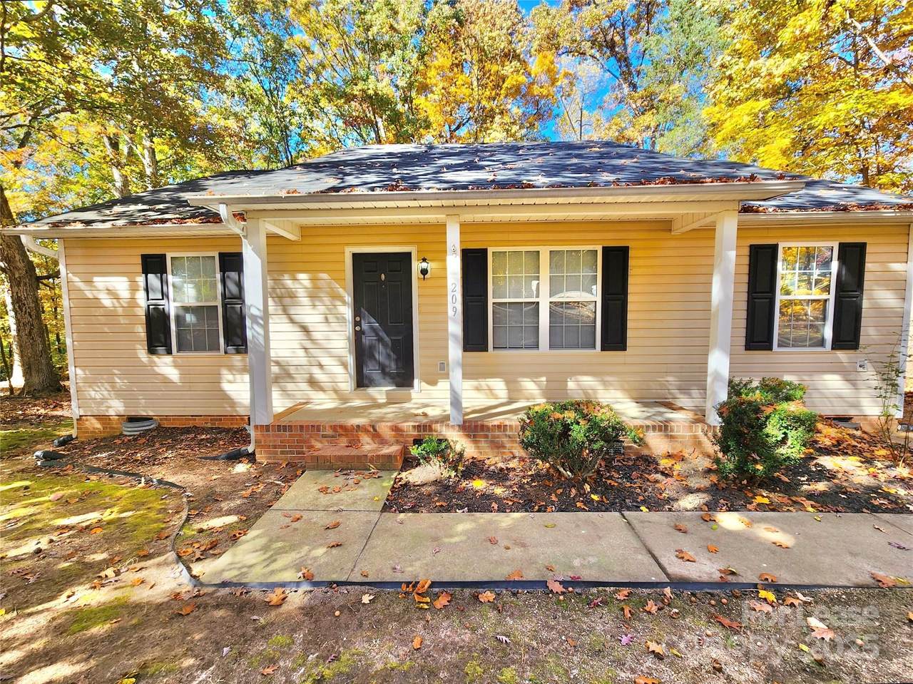 209 Hickory Wood Drive - Photo 1