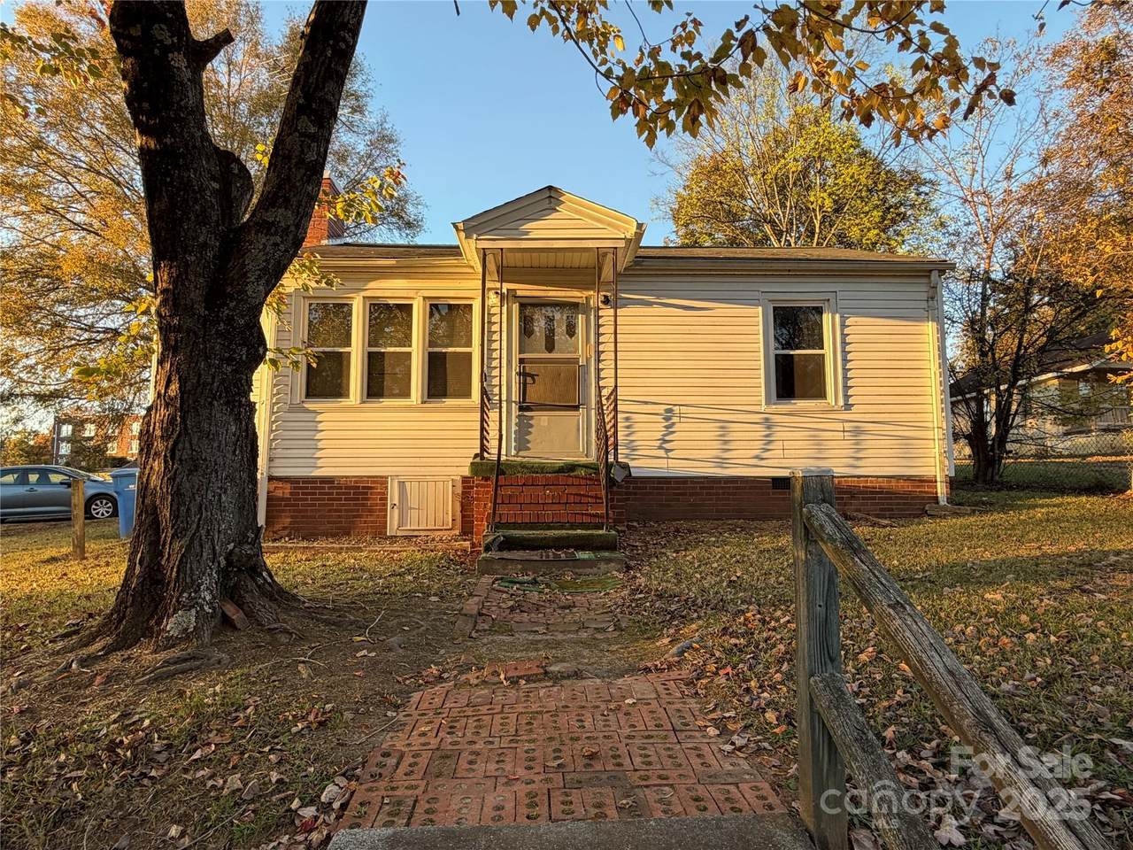 928 Bost Street - Photo 1