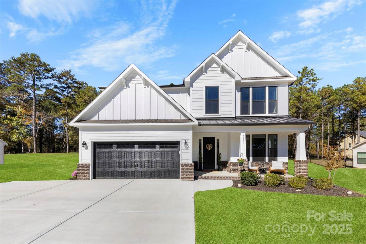 7821 Russell Road - Photo 1