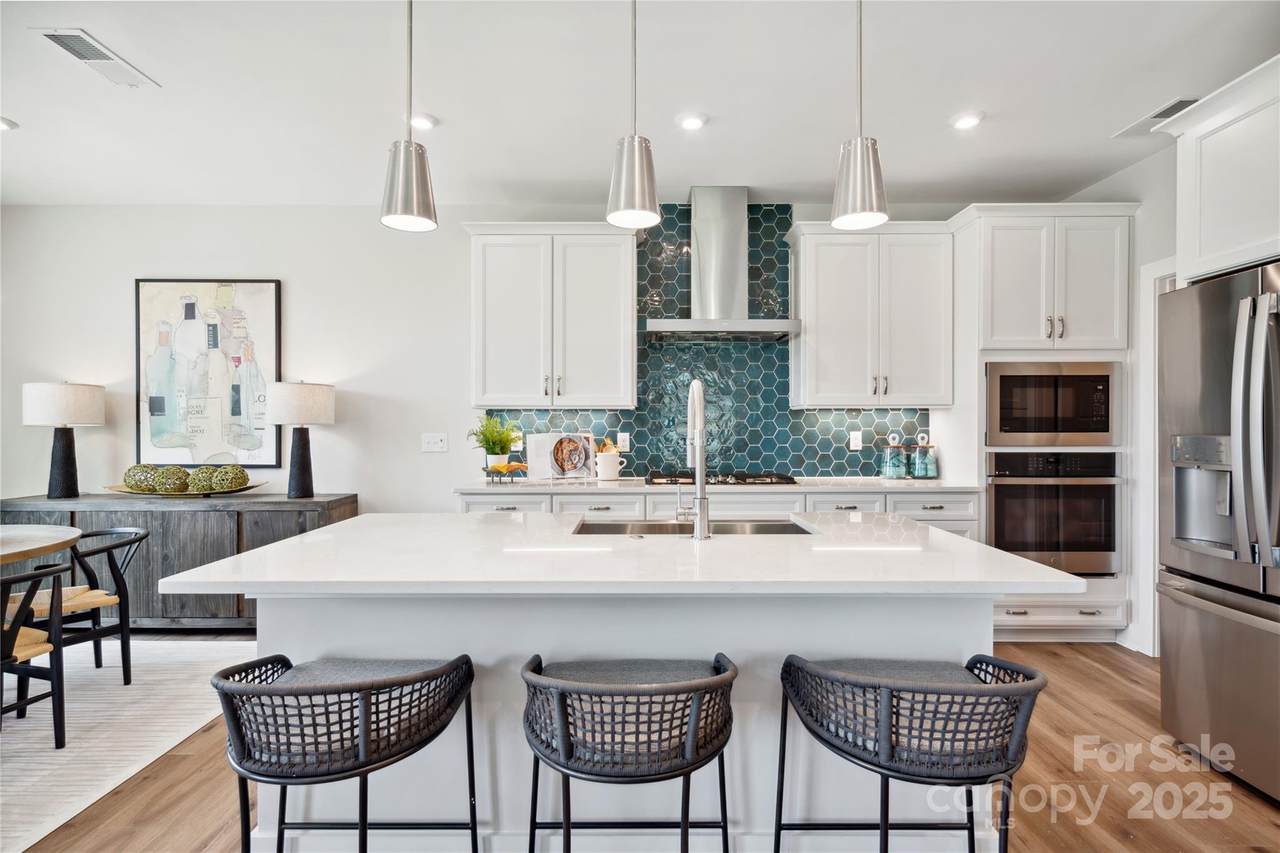 312 Ardmore Drive - Photo 1