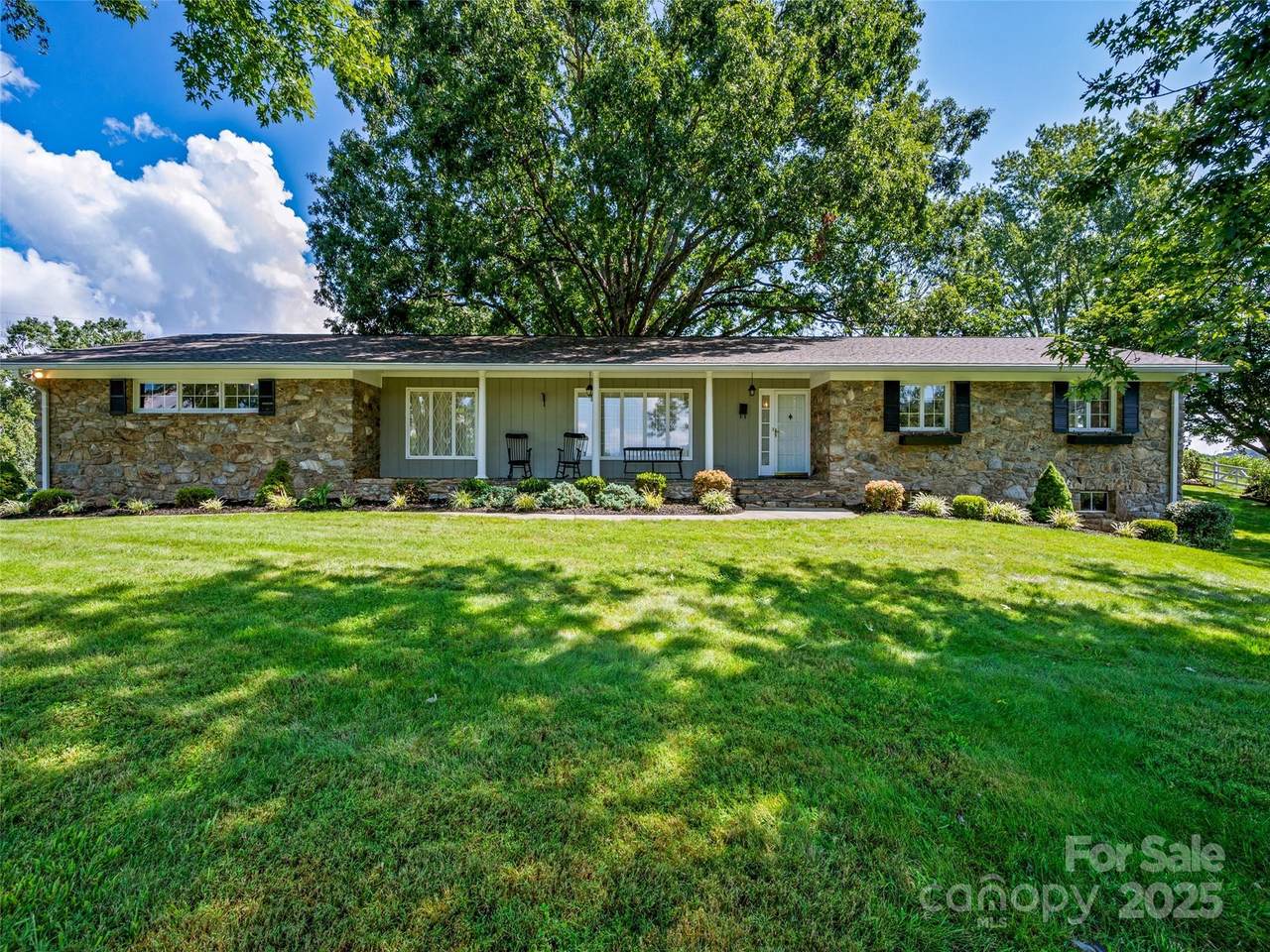 134 Lone Oak Drive - Photo 1