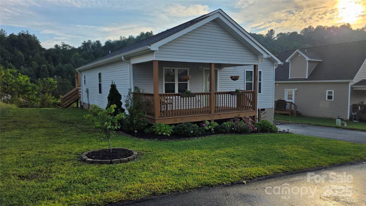 48 Patriot Place - Photo 1