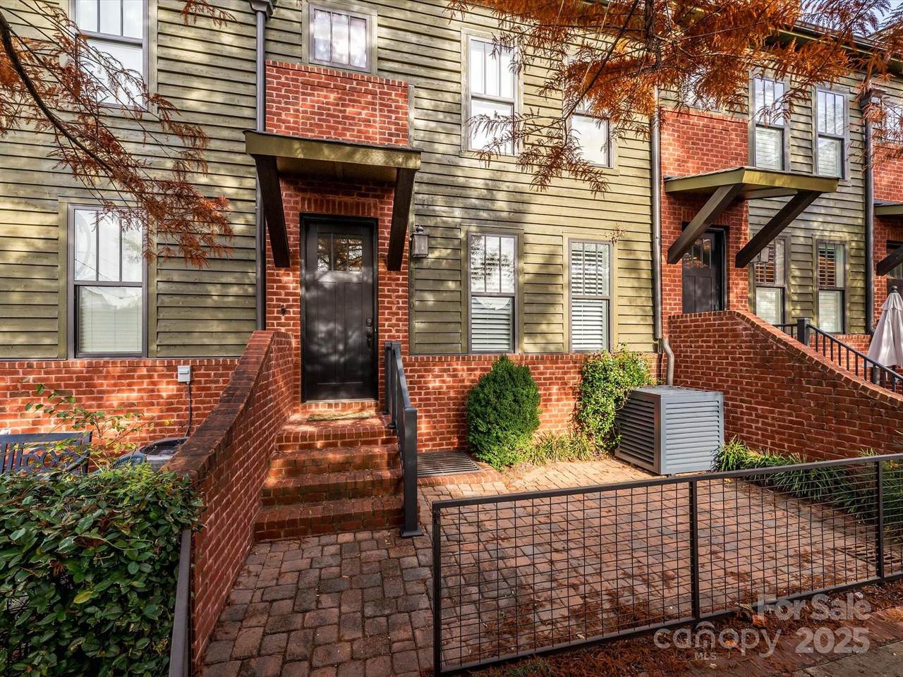 1640 Kenilworth Avenue - Photo 1