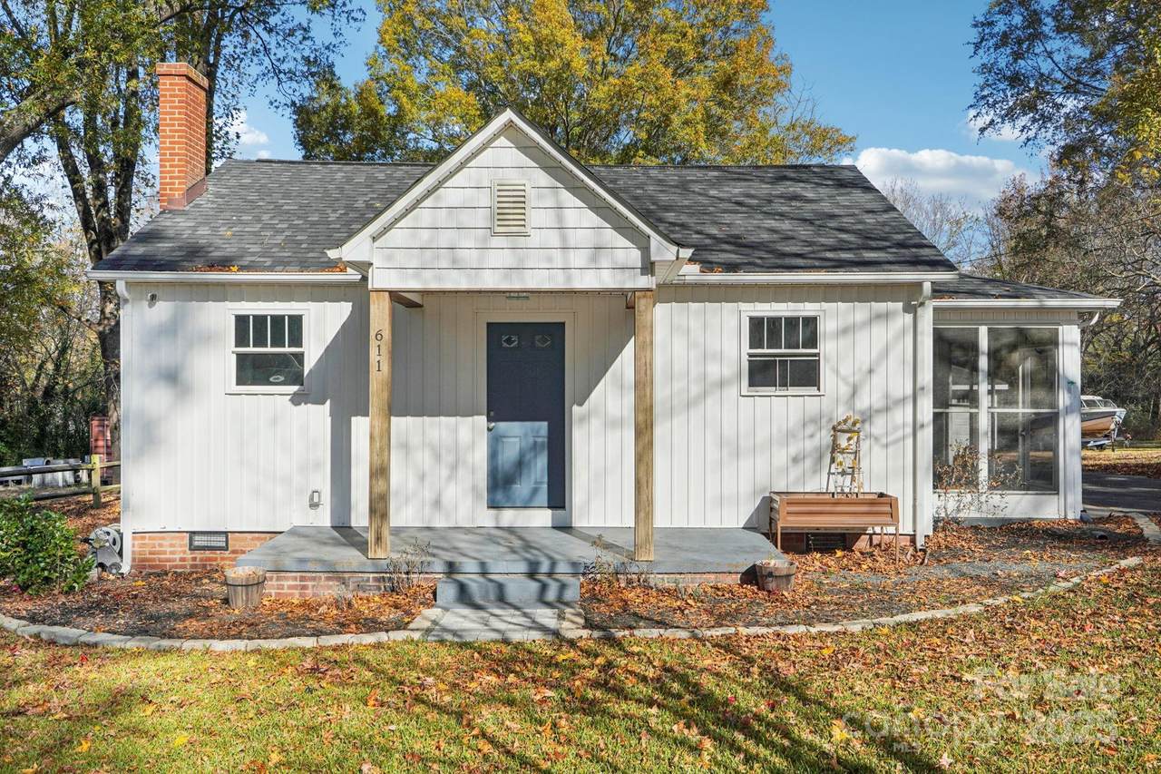 611 Sumner Street - Photo 1