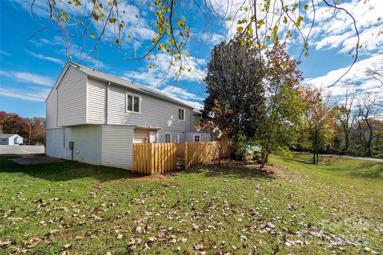 1908 Harvest Lane - Photo 1