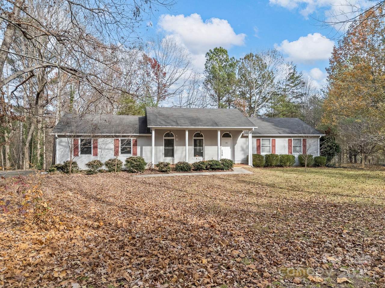 383 Woody Circle - Photo 1