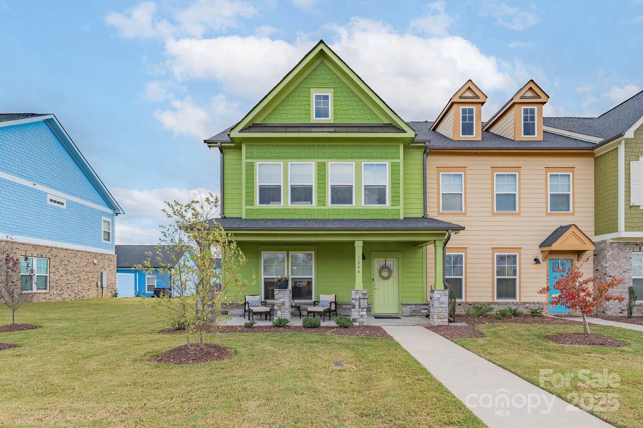 1044 Riverwalk Parkway - Photo 1