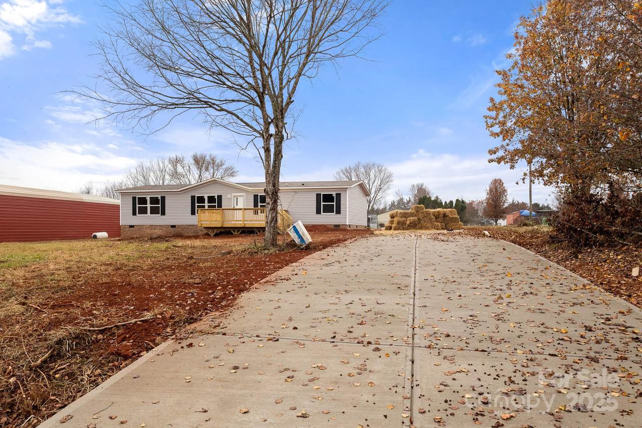 135 Rock Olive Drive - Photo 1