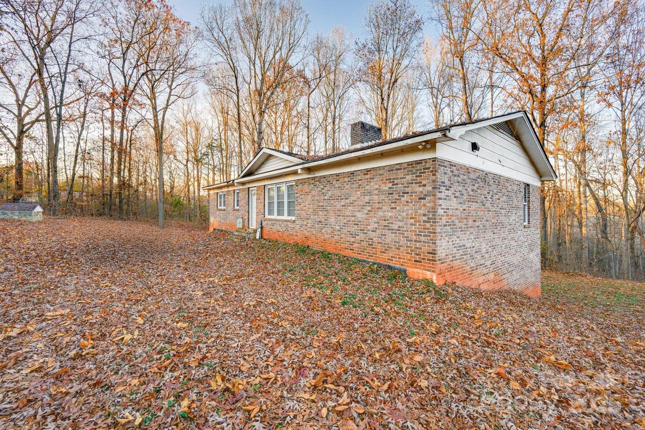 3844 Wyant Road - Photo 1