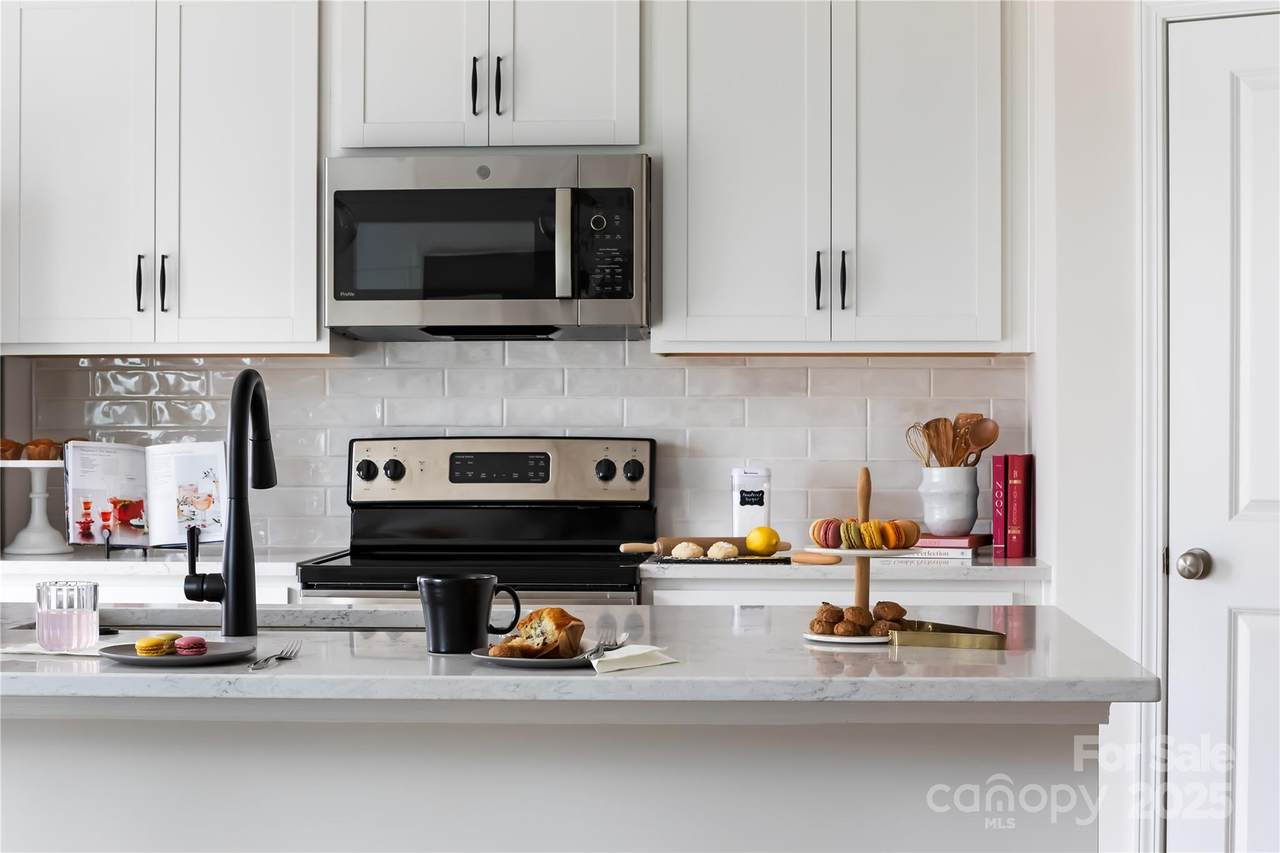 6013 Longar Lane - Photo 1