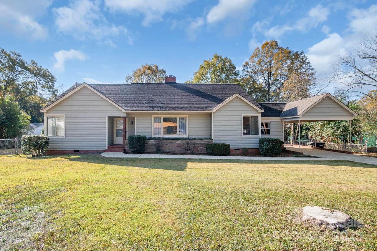 415 Magnolia Drive - Photo 1