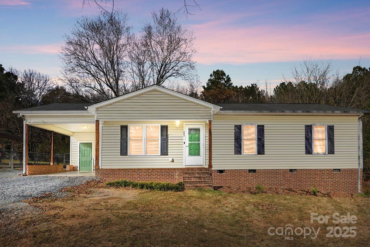 303 Ellenwood Drive - Photo 1