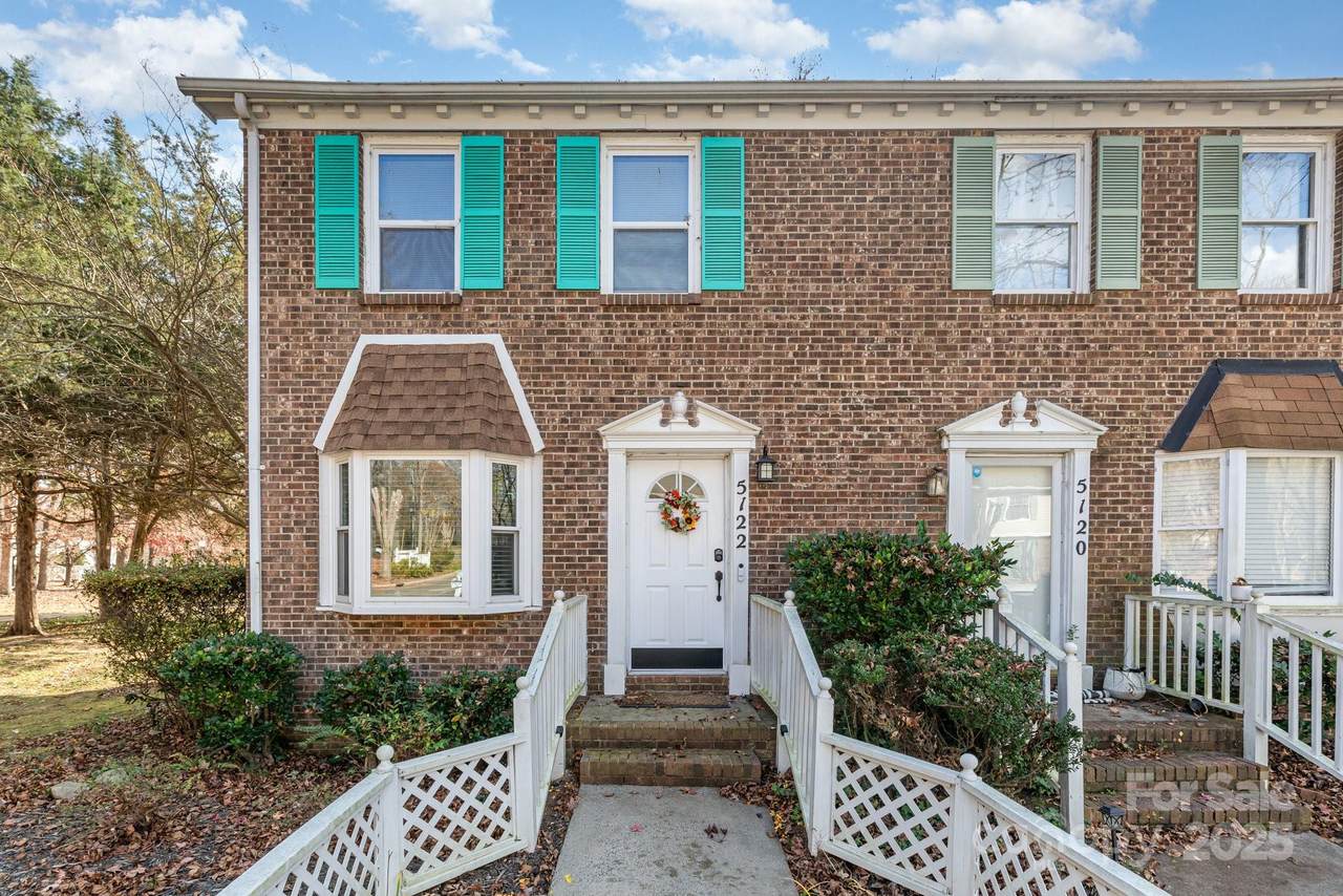 5122 Fair Wind Lane - Photo 1