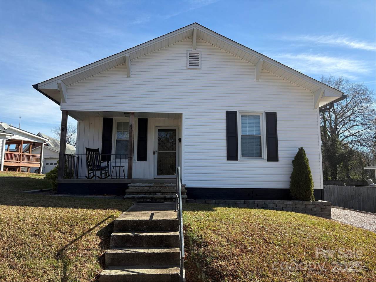 401 York Avenue - Photo 1