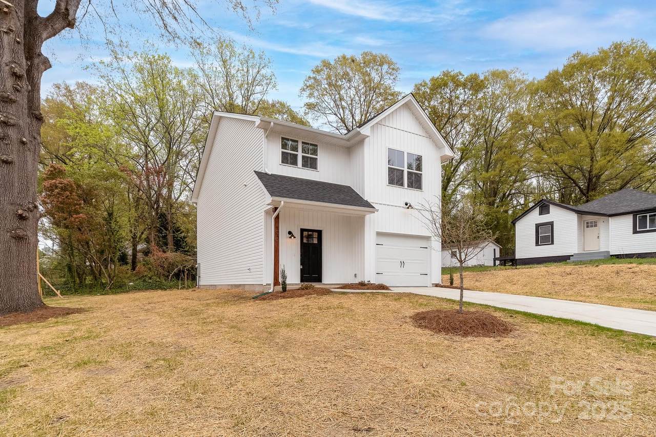 103 Irwin Street - Photo 1