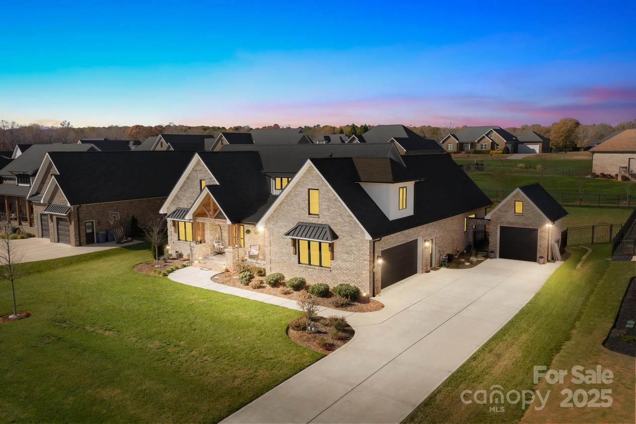 2983 Tavistock Lane - Photo 1