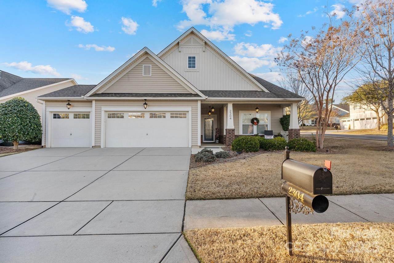 2304 Celandine Way - Photo 1