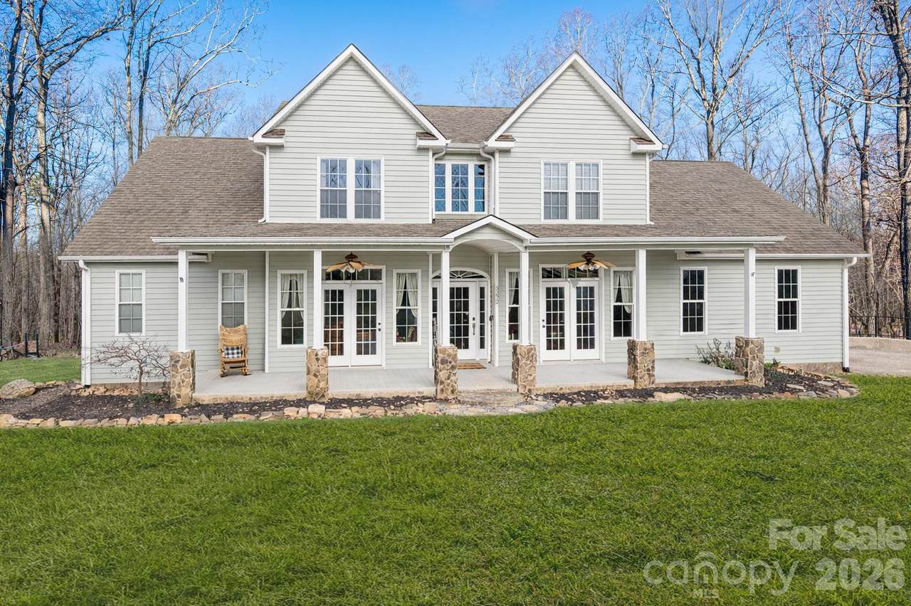 3272 Oak Ridge Circle - Photo 1