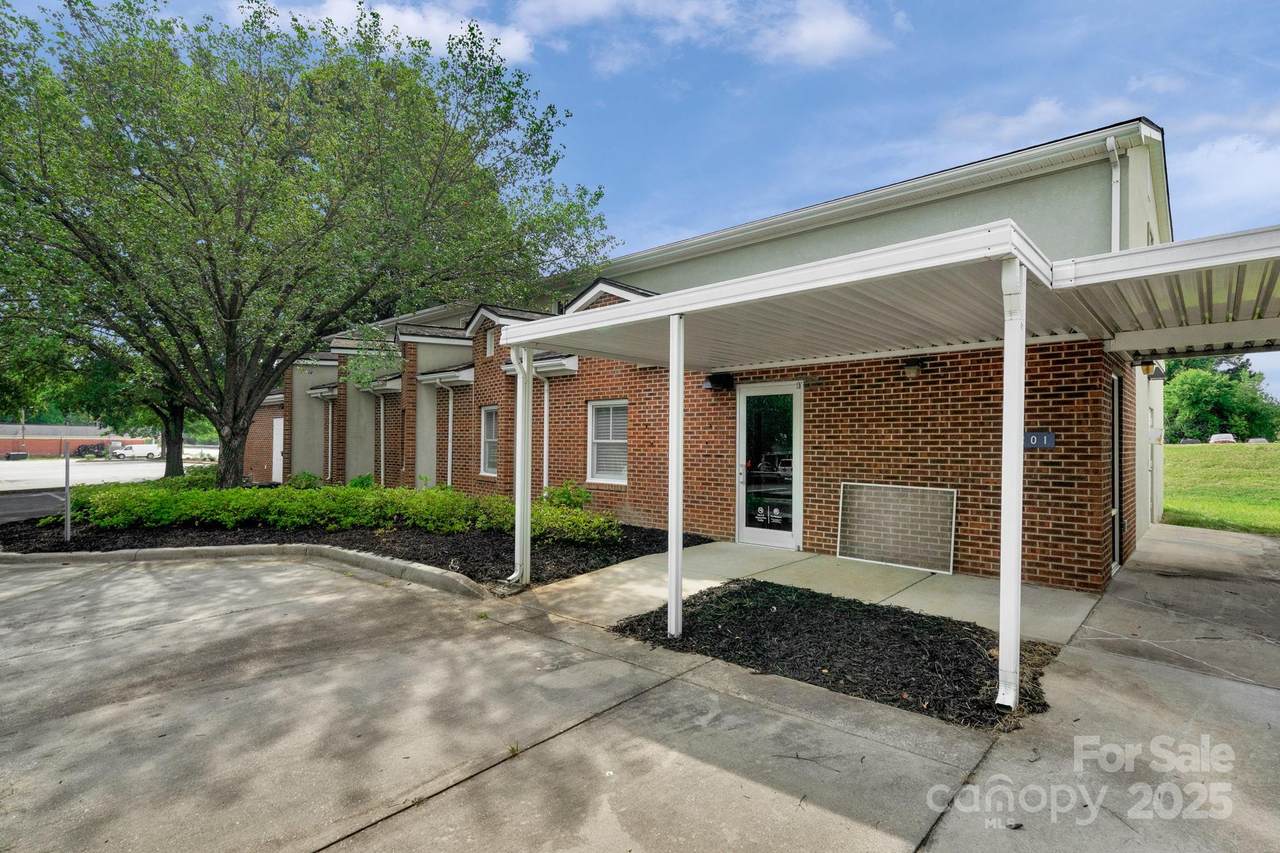 1201 Colonial Commons Court - Photo 1