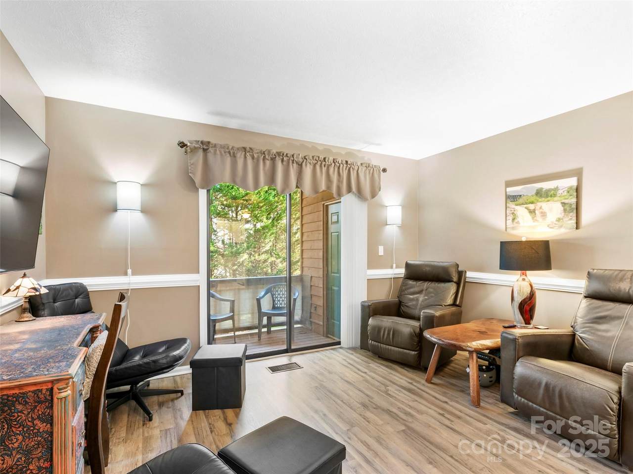 531 Courtwood Lane - Photo 1