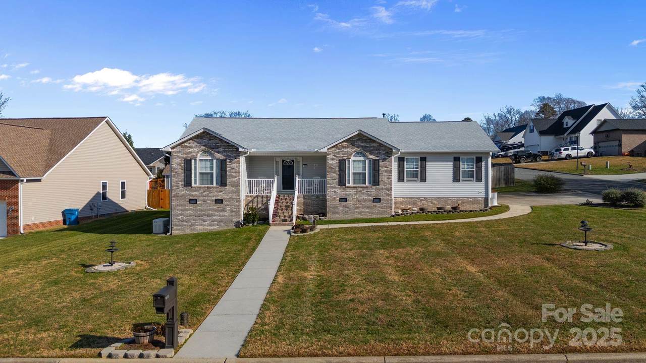 100 Lindsay Drive - Photo 1