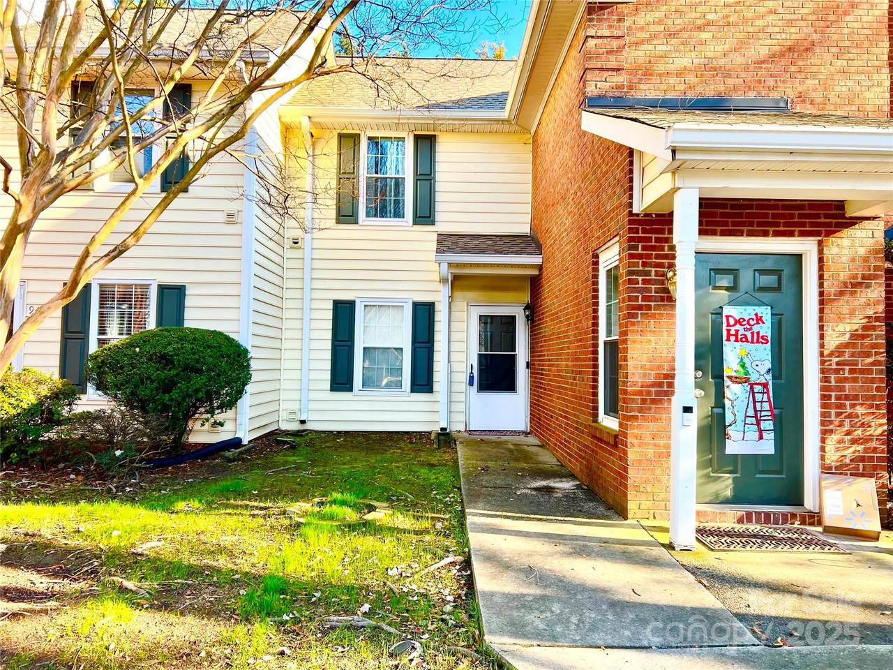 9427 Vicksburg Court - Photo 1