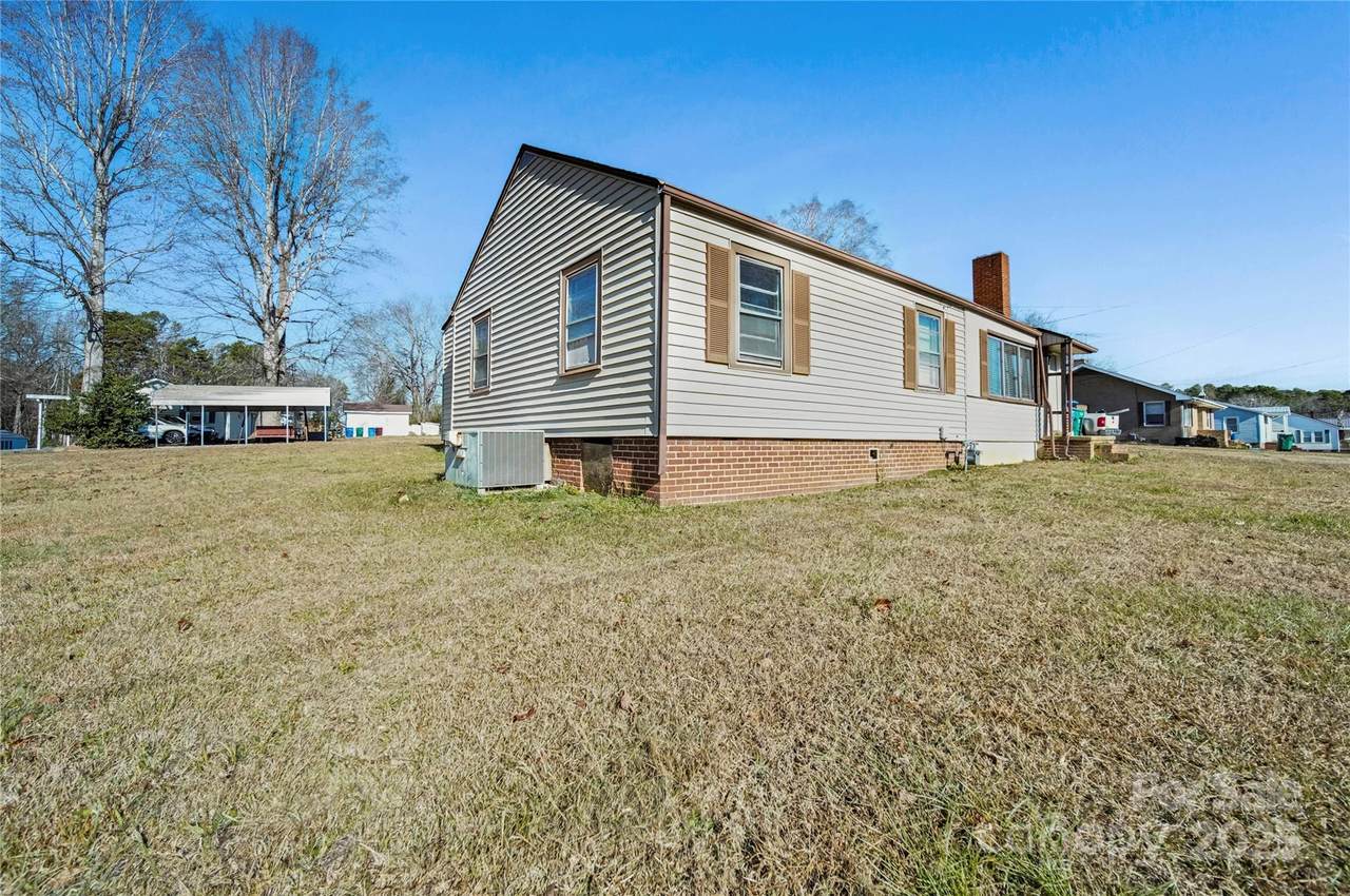 208 Ellis Street - Photo 1