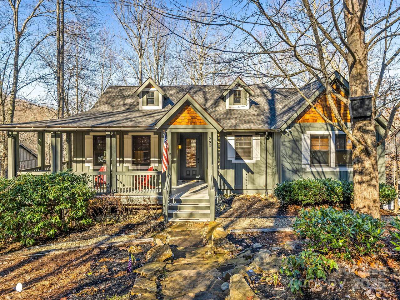 298 Hedgewood Drive - Photo 1