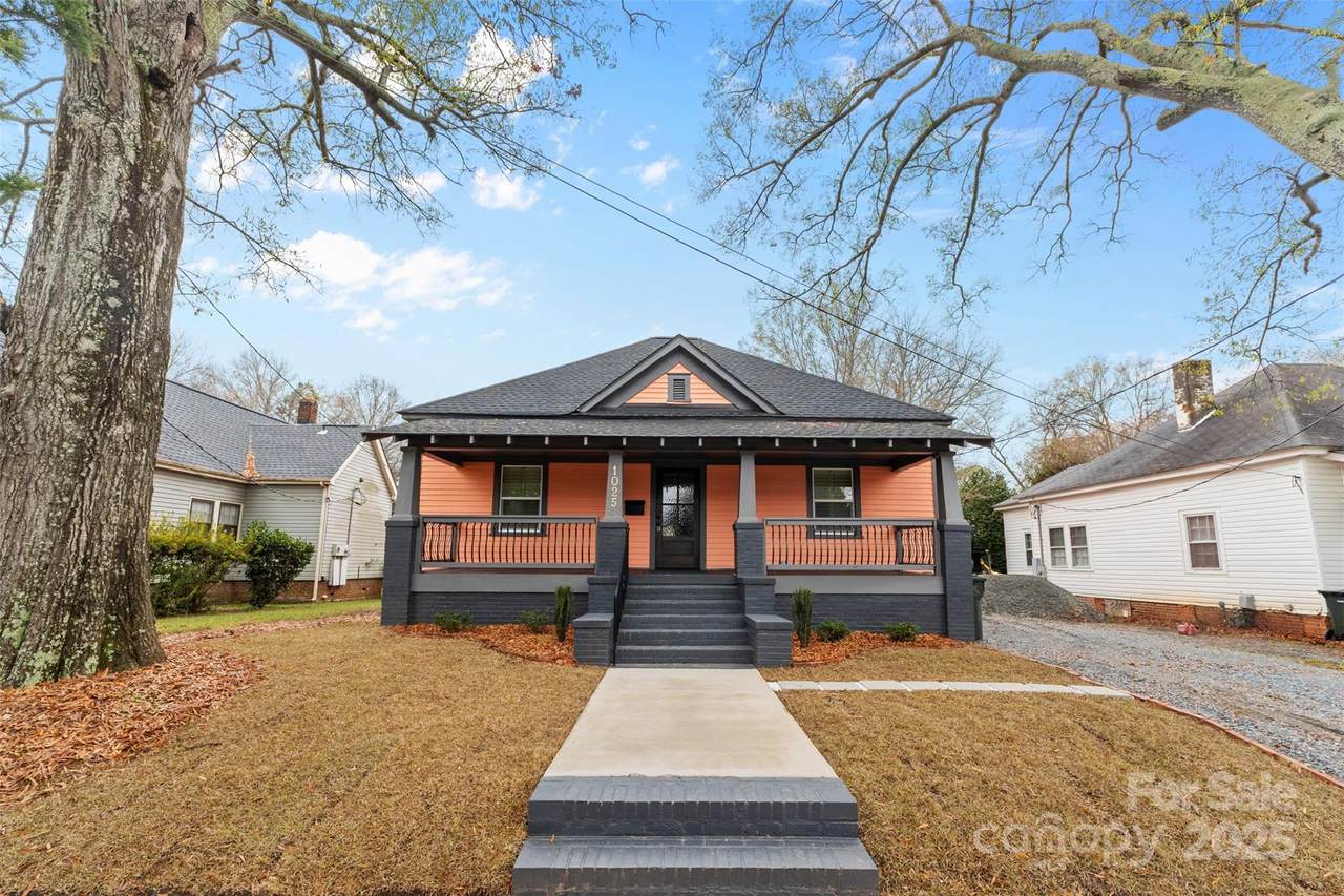 1025 Park Avenue - Photo 1