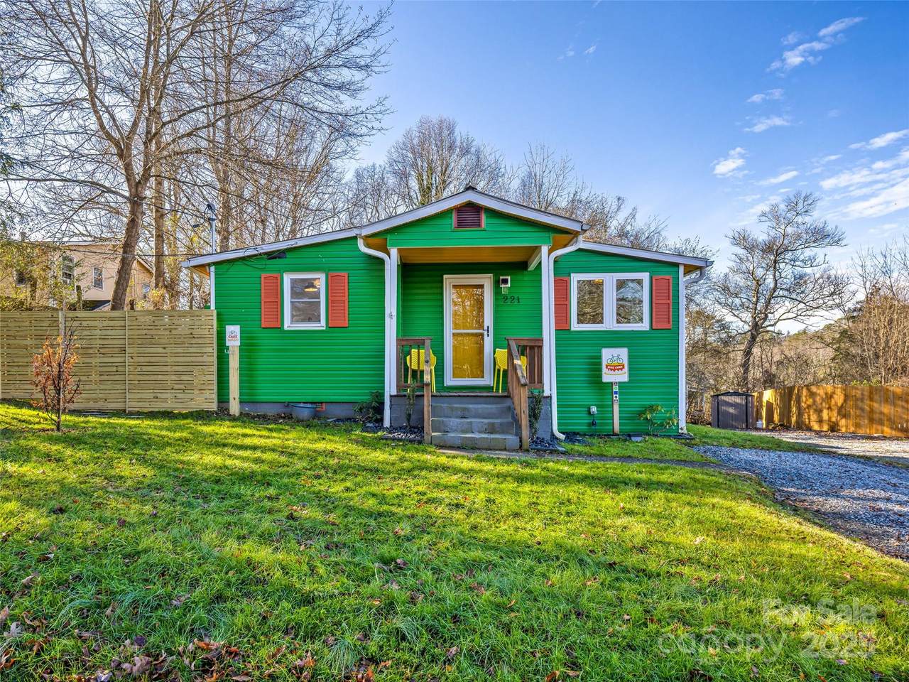 221 Oakdale Street - Photo 1