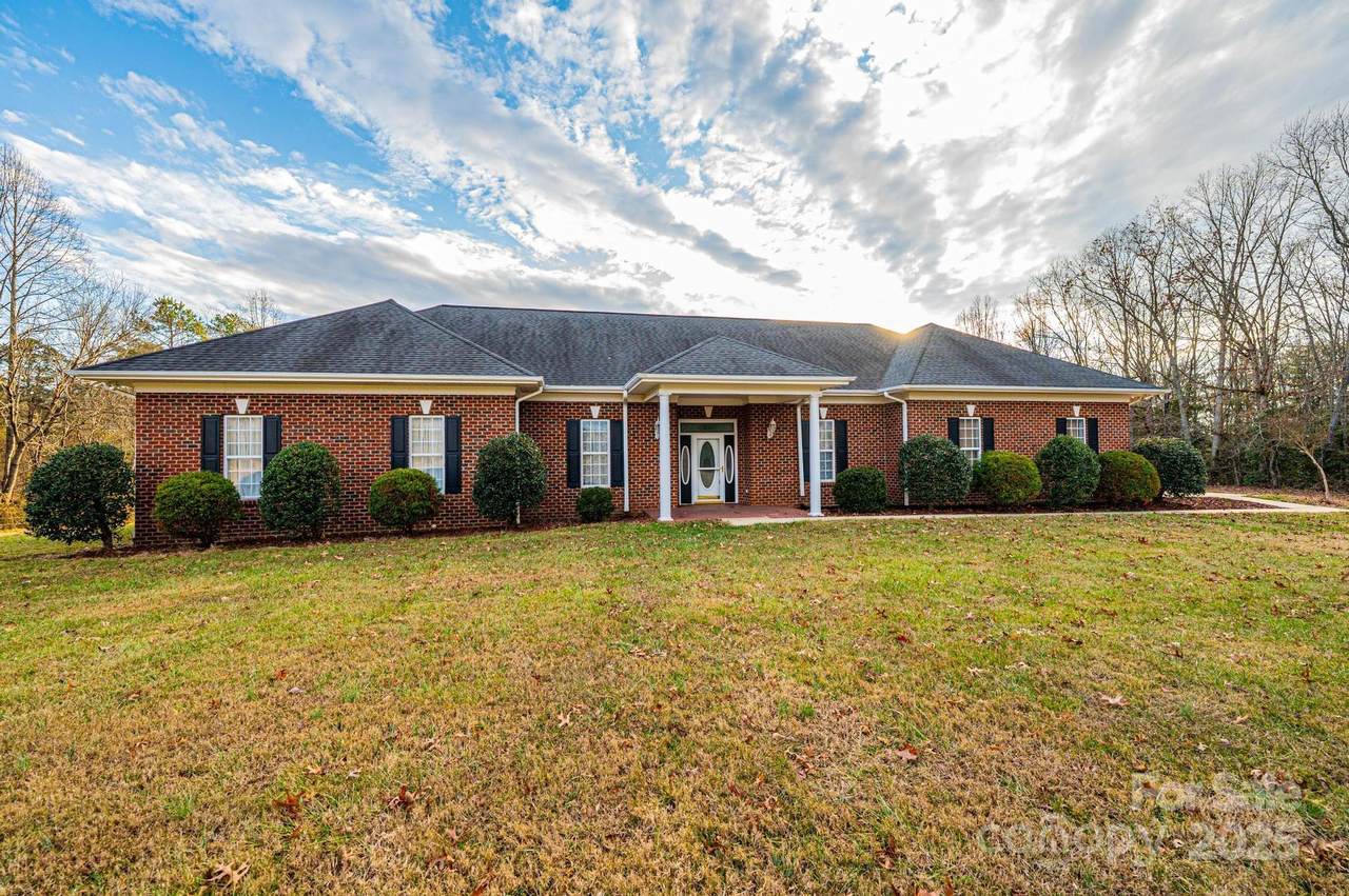 5567 Reid Road - Photo 1