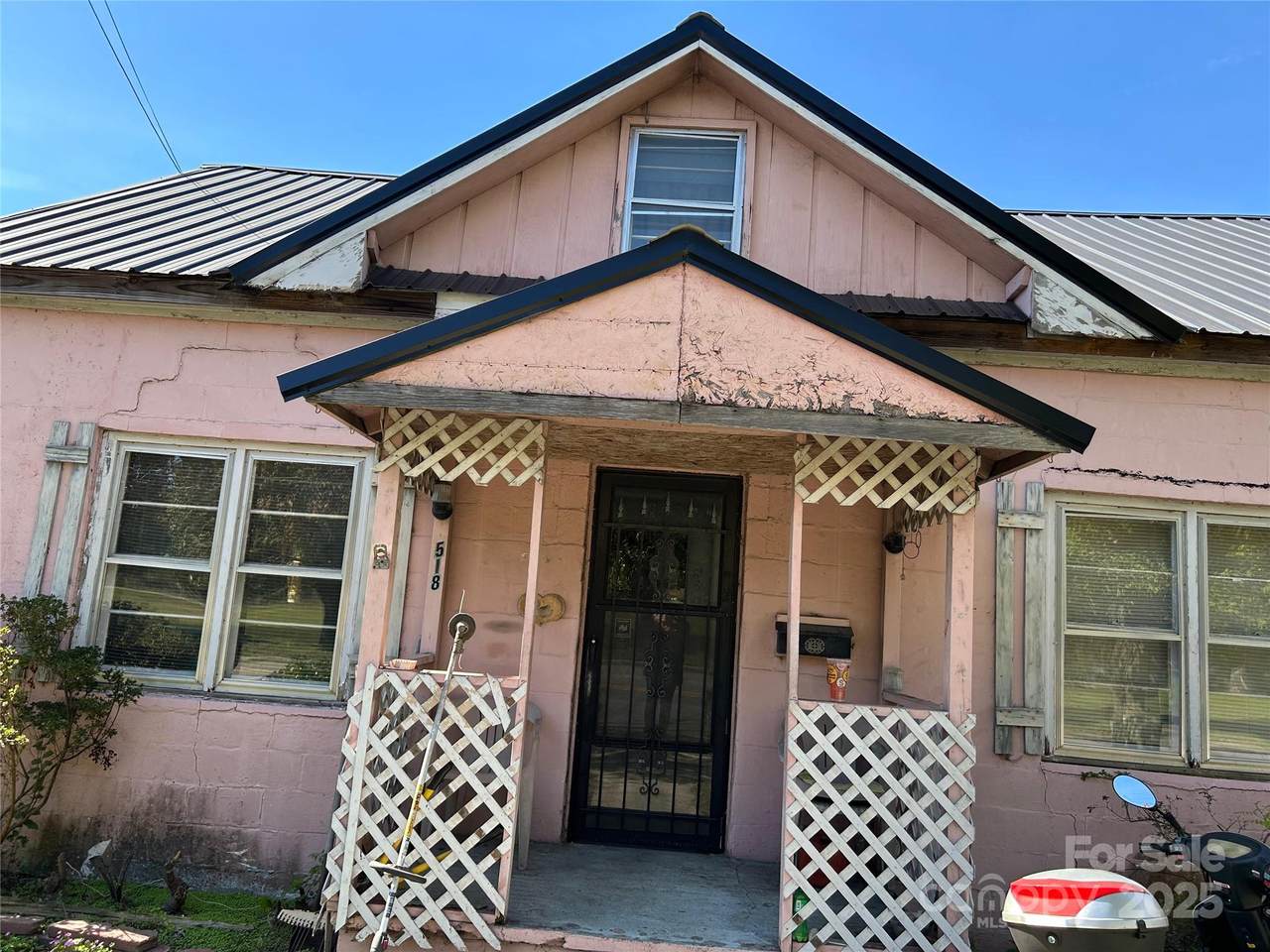 518 Brown Street - Photo 1