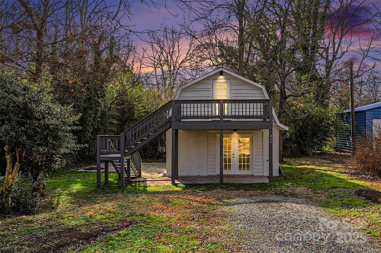 655 Ridgecrest Drive - Photo 1