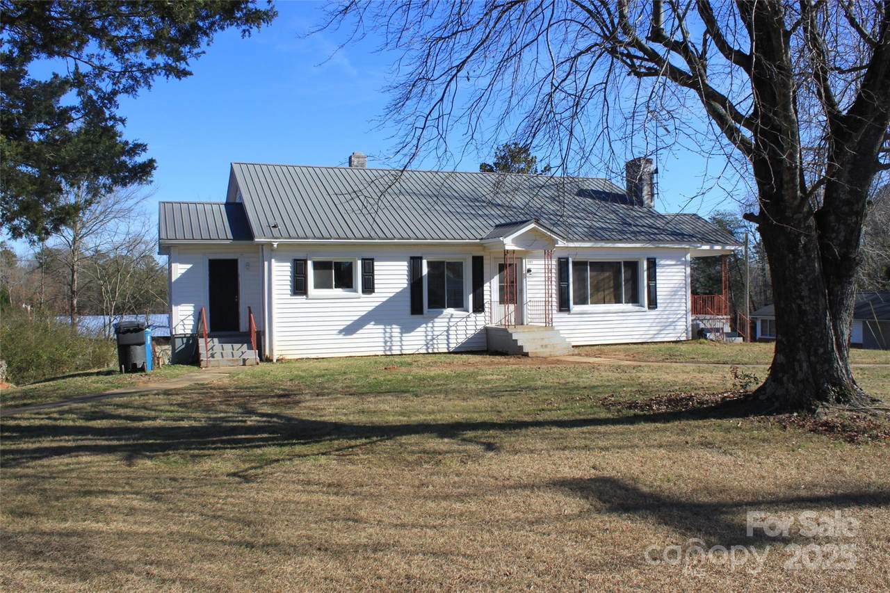 203 Trout Street - Photo 1