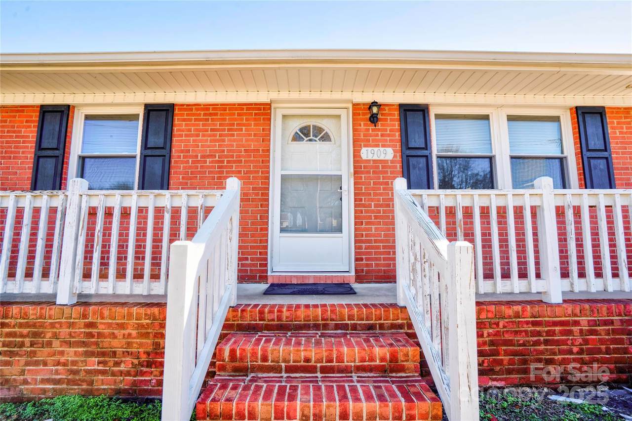 1909 Lafayette Street - Photo 1