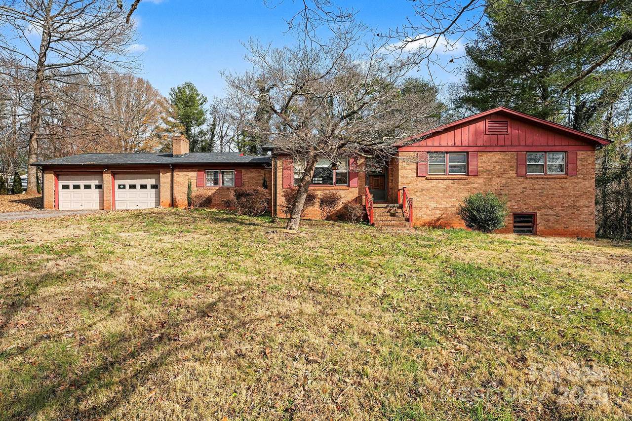 3442 Lester Street - Photo 1