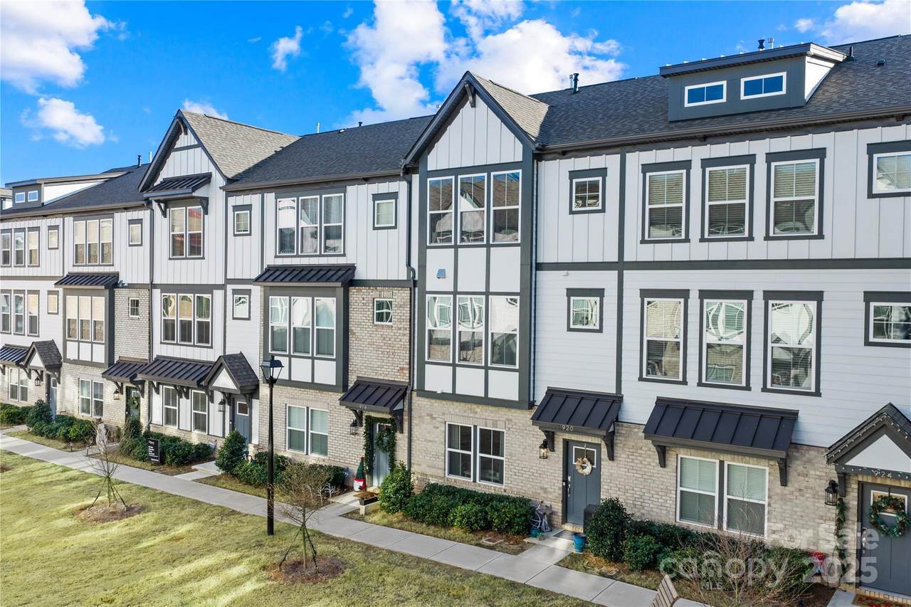 920 Mary Max Drive - Photo 1