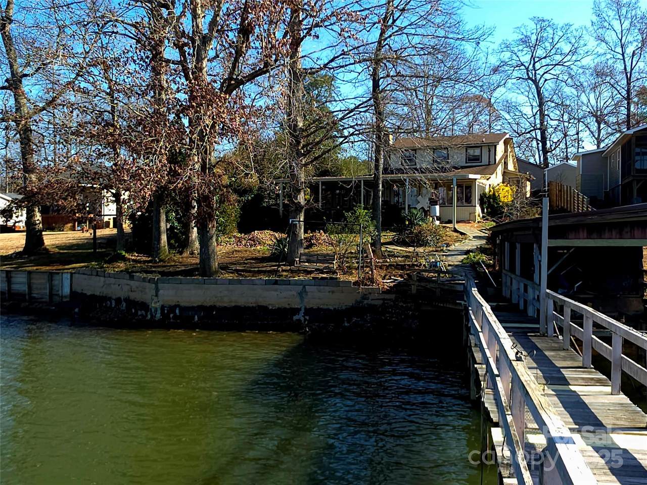 220 Yachtsman Drive - Photo 1