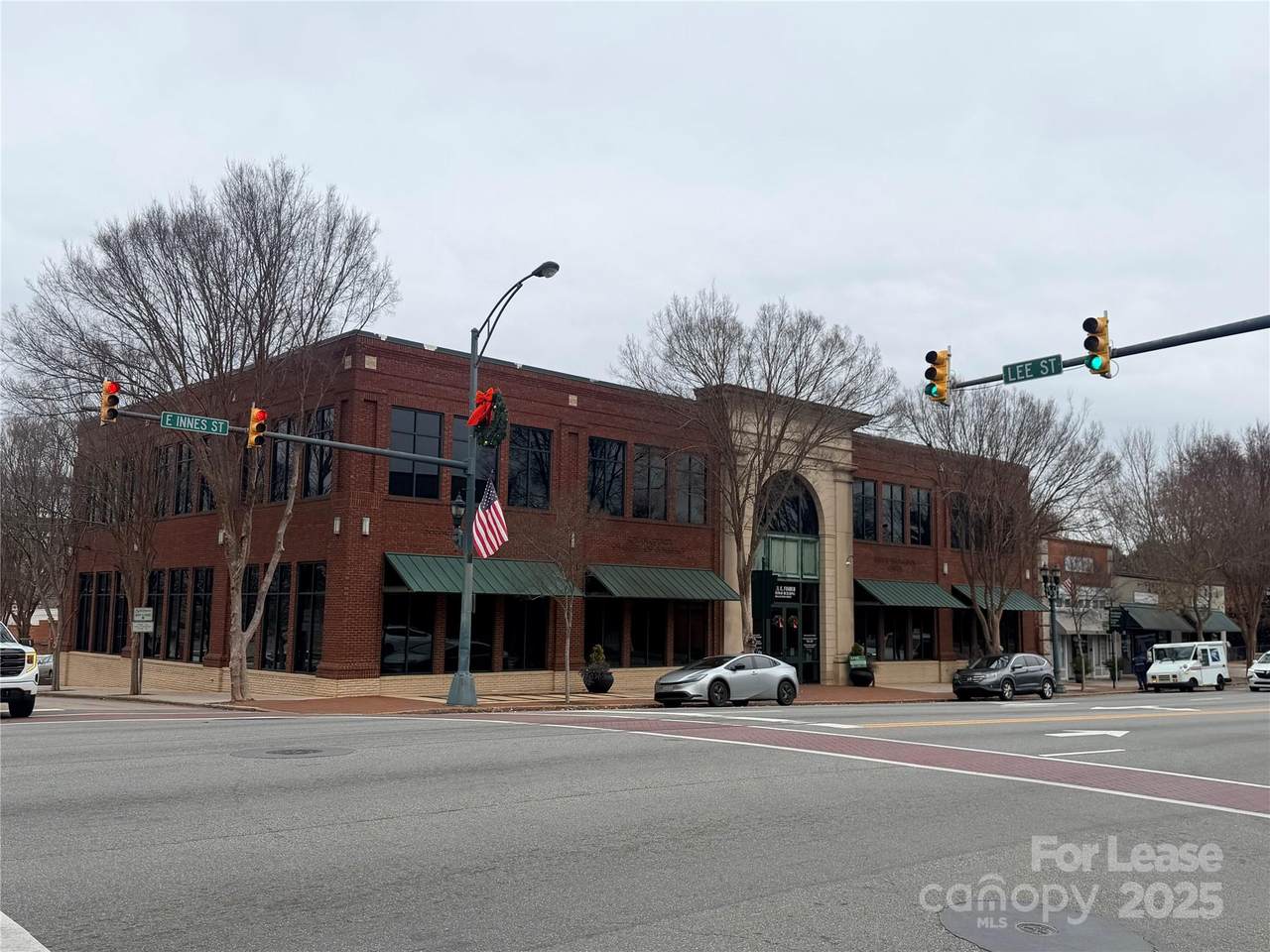 204 Innes Street - Photo 1