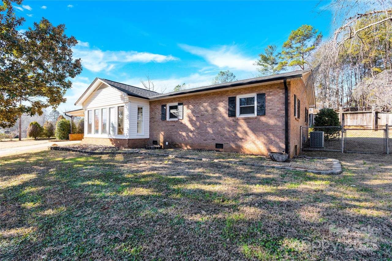 248 Arlie Loop - Photo 1