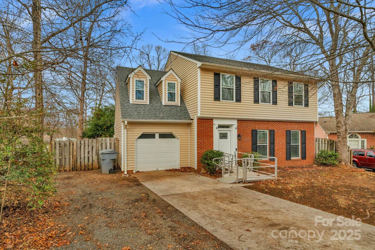 6109 Tartan Green Court - Photo 1