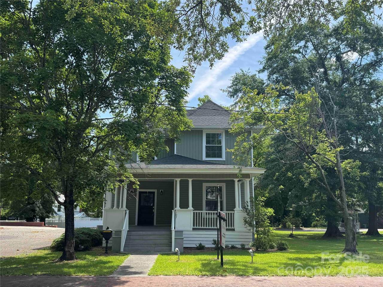 107 Rockingham Road - Photo 1