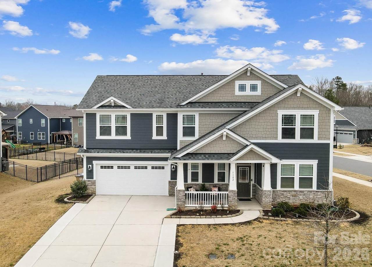 1102 Top Flight Drive - Photo 1