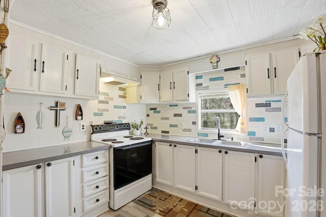 343 Carr Road - Photo 1